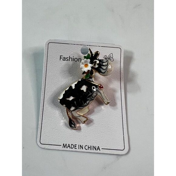 Cow W/ Flower & Heart Pin/Brooch. Black, White, Red. Size 2" x 1 1/2". - Picture 2 of 6